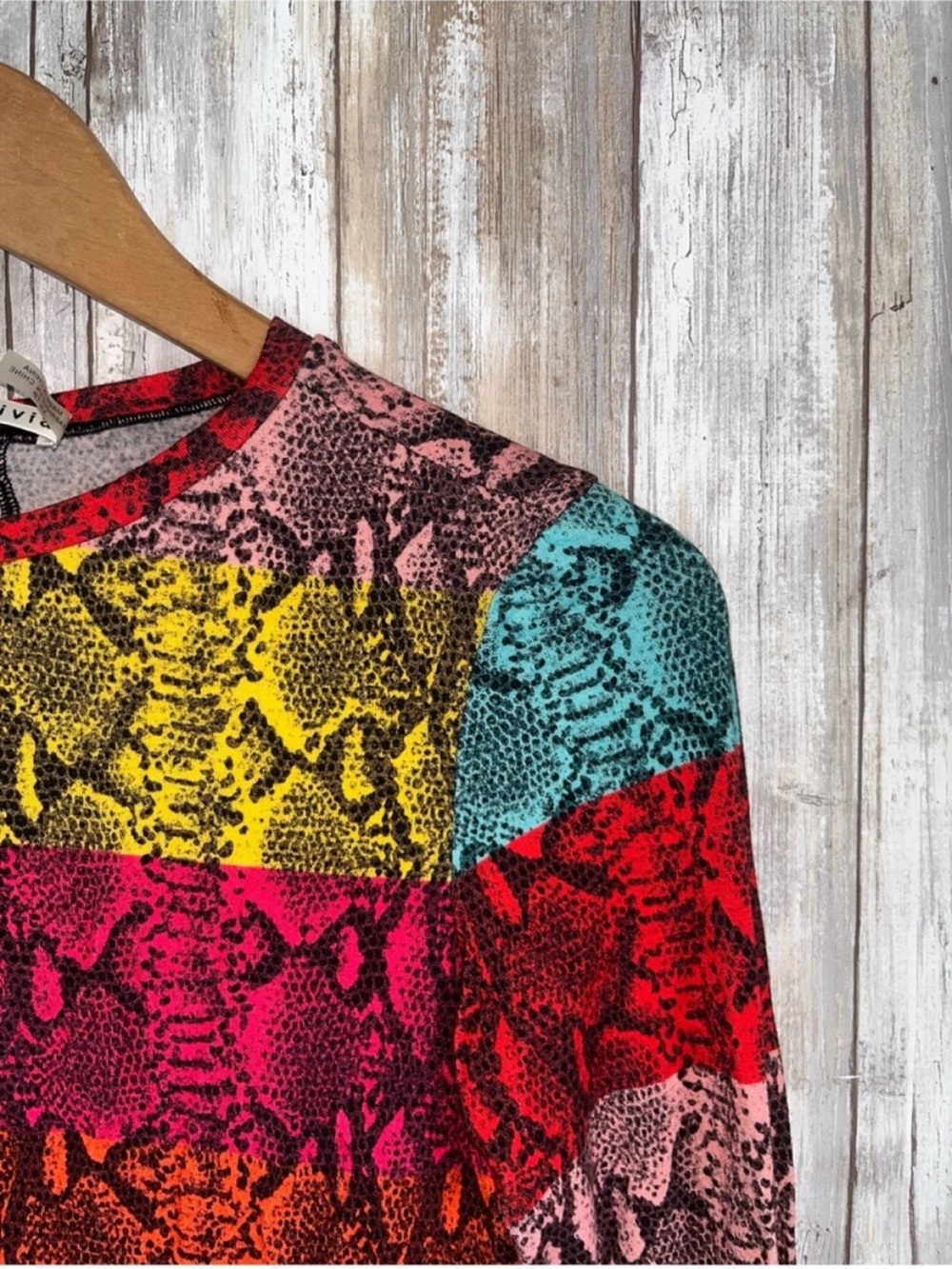 Alice + Olivia Delaina Rainbow Snake Print Cropped Mesh Top XS - Picture 3 of 6